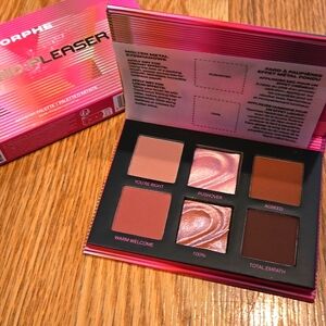 Crowd Pleaser Eyeshadow Palette